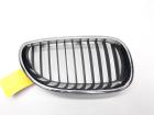 BMW 5er E60 Baujahr 2003 Grill Niere rechts Chrom 51137065702